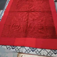 لحاف مخمل قرمز