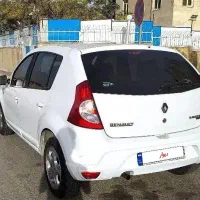 ساندرو اتوماتیک/مدل ۹۵ /کم کارکرد /بی رنگ / تمیز|خودرو سواری و وانت|تهران, تهران‌نو|دیوار
