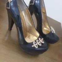 گفش پاشنه بلند کم استفاده شده