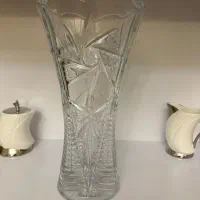 گلدان خورشیدی و چند وسیله خانه