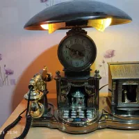 تلفن وساعت رومیزی