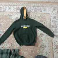 هودی و کاپشن بادگیر و لباس پاییزه