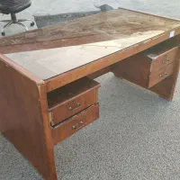 میز چوبی شیشه ای