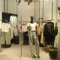 پاساژ دلگشا مغازه جهت پوشاک زنانه طبقه منفی دوم