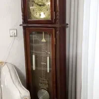 یک عدد ساعت ایستاده نو به فروش میرسد