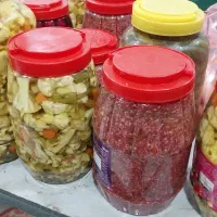 انواع ترشی خانگی در میوه فروشی بهاران|خوردنی و آشامیدنی|الیگودرز, |دیوار