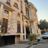 نیاوران ۱۷۵متر غرق نور ارزنده