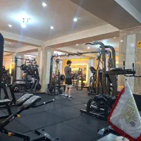 منشی باشگاه بدنسازی