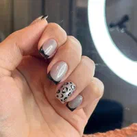 کاشت و ترمیم ناخن با طراحی رایگان