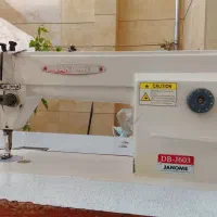 یک دستگاه چرخ خیاطی ژانومه