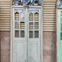 درب چوبی قدیمی