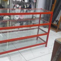 ویترین شیشه ای