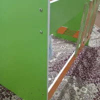 تخت خواب و سه چرخ کودکانه هر دو به فروش میرسد