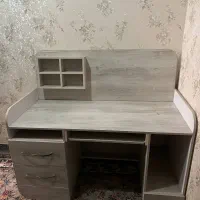 میز کامپیوتر و تحریر