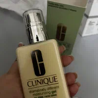 کرم مرطوب کننده کلینیک