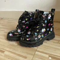 نیم بوت سایز 27 و کتونی اسپرت سایز 23