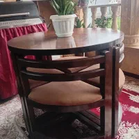 میز گرد چوبی