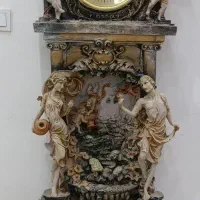 ساعت ایستاده آبشار دار