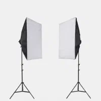 3 عدد سافت باکس ، ۵ عددسه پایه برای نور و بک گراند