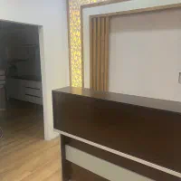 منشی خانم یک نفر شیف صبح یک نفر شیفت عصر