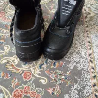 کفش کار|کیف، کفش، کمربند|گلبهار, شهر جدید گلبهار|دیوار