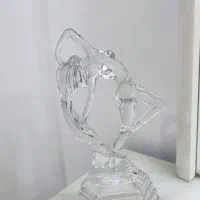 مجسمه کریستال