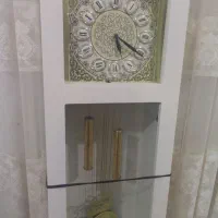 ساعت ایستاده سفید