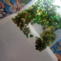 سنگ گارنت سبز|جواهرات|صوغان, |دیوار