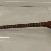 یک عدد سه تار نو