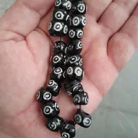 مهره چشم های زیبا|کلکسیون اشیاء عتیقه|اهواز, منبع اب|دیوار