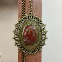 گردنبند برنزی و سنگ و رزین