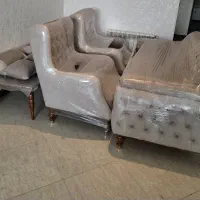 مبل۷ نفره استفاده نشده با میز عسلی . نو