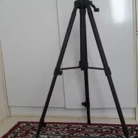 سه پایه حرفه ای عکاسی وفیلم برداری صوت وتصویر