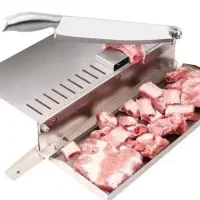 کارگر و قصاب گوشت فروش و حسابدار