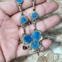 گردنبند قدیمی با هفت سنگ لاجوردی