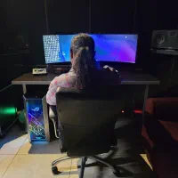 فروش شعر و آهنگ