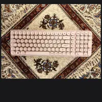 کیبورد بی‌سیم حروف آلمانی