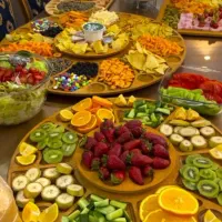 میز چرخون میوه و نوشیدنی و چالش و سرگرمی