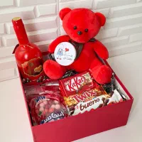 پک هدیه کادوی ولنتاین با گل وشکلات وعروسک