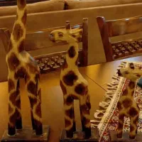 مجسمه چوبی خانواده زرافه