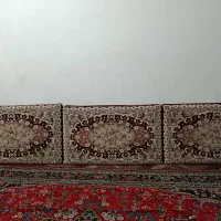 ۶عدد پشتی سالم جنس رویی فرشی هست