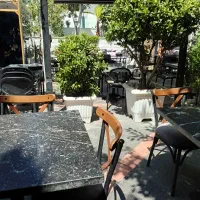 سالن کار و کارگر ساده