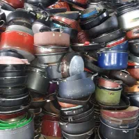 ظروف روحی کهنه و ضایعات الومینیوم