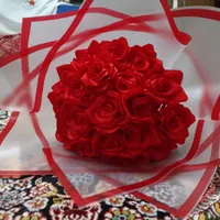 گل رز روبانی قرمز اکلیلی (مخصوص مناسبت ها)|گل مصنوعی|تایباد, |دیوار
