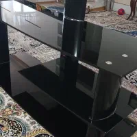 میز تلویزیون شیشه‌ای مشکی شیک و تمیز|میز تلویزیون|خمین, |دیوار