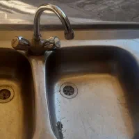 سینک با شیر آب