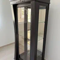 بوفه و ویترین چوبی کلاسیک شیشه‌دار طرح‌دار