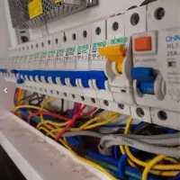 رفع اتصالی برقکار ساختمان برق کار برقکش شبانه روزی