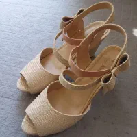 کفش مجلسی سایز۴۰ سالم یکبار تالار پوشیده شده