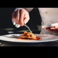 استخدام سرآشپز حرفه ای منو ایرانی